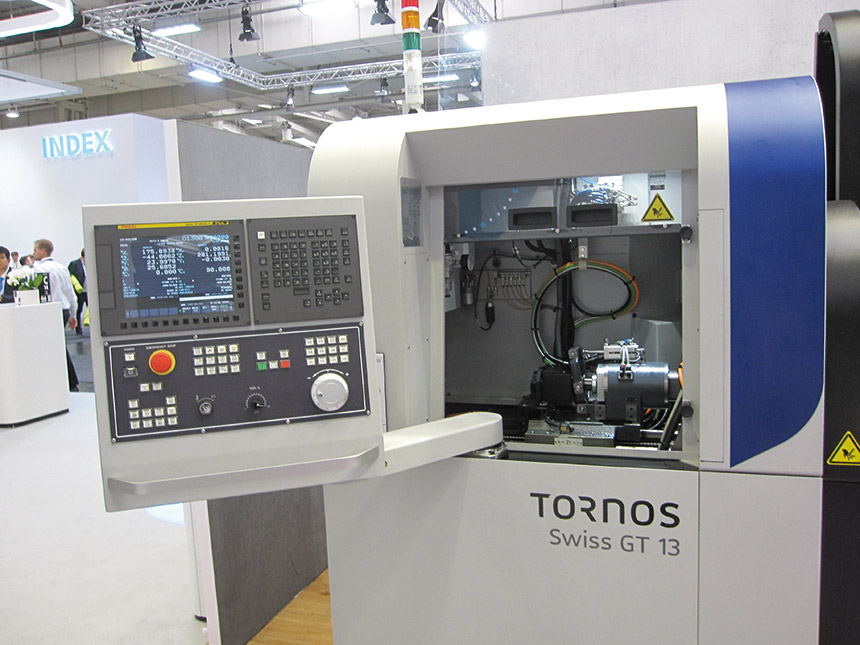 Simple et ergonomique, la gamme de tours à poupée mobile Swiss GT est adaptée à l’usinage de pièces tournées longues et courtes. 
Ici la machine Swiss GT 13. Source : MS