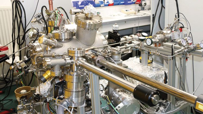 Les chercheurs de Femto-ST ont démontré que les atomes de silicium peuvent dissocier des molécules d’azote à température ambiante et sous des pressions très faibles. Source : Femto-ST