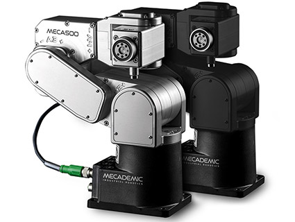 Le robot Meca500-OBS réduit les reflets et améliore la sécurité dans les environnements de fabrication sensibles comme ceux de l’optique ou des systèmes de vision artificielle. Source : Mecademic