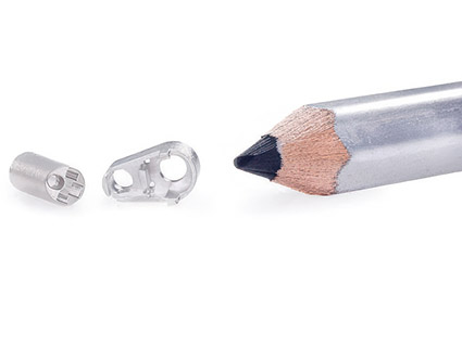 Pointe distale et coque d'endoscope électro-plaquées avec 10 microns de Cu et 40 microns de nickel. Source : BMF