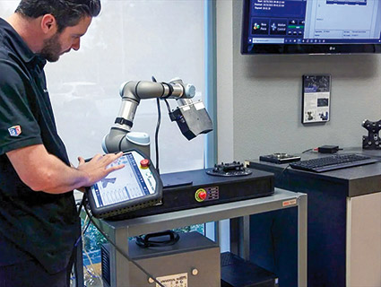 Spécialiste de l’automatisation du contrôle qualité, 3D Infotech propose des installations robotiques mobiles clés en main dotées d’une grande variété de scanners 3D et de caméras 2D. Source : 3D Infotech