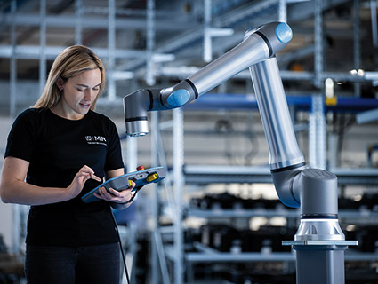 L’UR 15 offre des temps de cycle réduits, une productivité accrue et une diminution des coûts, et ce pour toutes les applications et tous les secteurs industriels. Source : Universal Robots