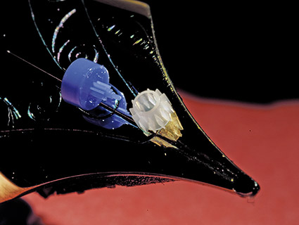 BECO Precision réalise par injection des pièces dans une multitude de matériaux différents qui vont du thermoplastique, au thermodurcissable, à la céramique ou au métal et pour des domaines comme l’automobile, l’horlogerie, le médical, l’électromécanique ou la cosmétique. Source : BECO Precision